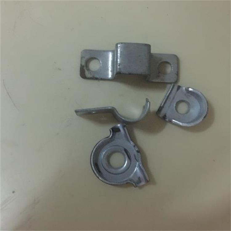 衝（chōng）壓件廠家在做排樣圖時（shí）應注意的（de）幾點 