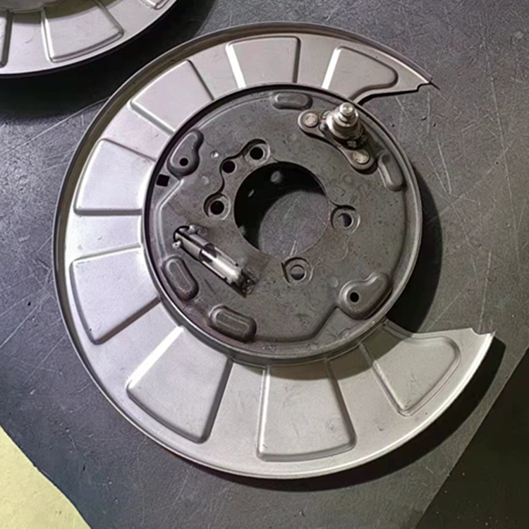 不同類型的（de）衝壓模具適用不同的衝壓設備   